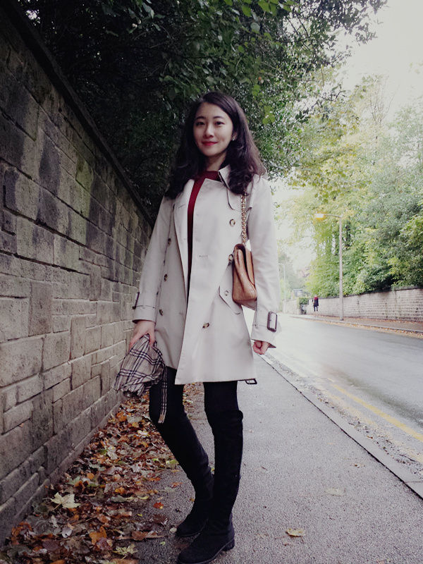 体育女主播丁字裤艳照PK美女博士清纯靓照