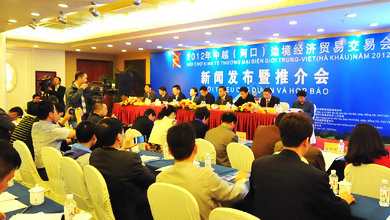 张一一兑现婐奔承诺图片