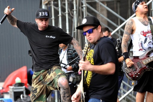 一个月赚多少饿不死? 网友自嘲活着不容易