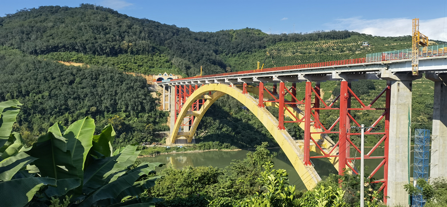 景洪至勐海高速公路澜沧江特大桥成桥荷载试验成功